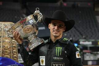 José Vitor Leme, de 26 anos, bicampeão mundial de montaria (Foto: Divulgação)