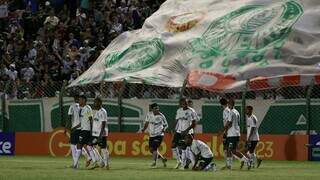 Jogadores do Verdão comemoram vitória de hoje. (Foto: Divulgação/Palmeiras)