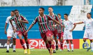 Jogadores do Tricolor comemoram gol na vitória desta sexta-feira. (Foto: Divulgação/Fluminense)