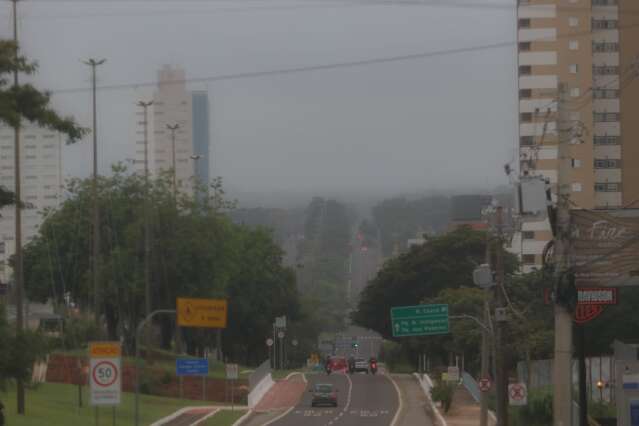 Capital amanhece com friozinho de 20ºC, garoa fina e nevoeiro