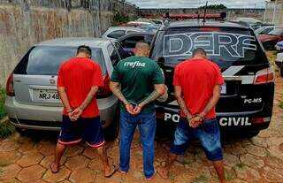 Presos foram levados para a Derf, onde confessaram a prática dos furtos. (Foto: Divulgação | PCMS)