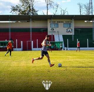 Operário Caarapoense treinou no Estádio Carecão nesse sábado (Foto: Divulgação)