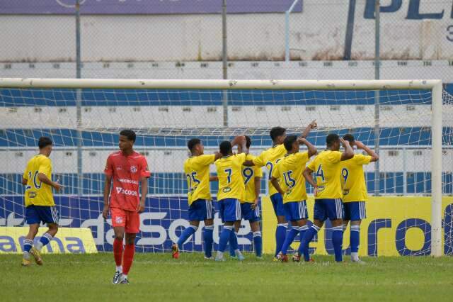 Com Comercial e Cruzeiro em campo, Copinha tem oito jogos neste domingo