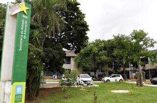 Fachada da sede da Secretaria Estadual de Educação, no Parque dos Poderes, em Campo Grande. (Foto: Bruno Rezende/Subcom)