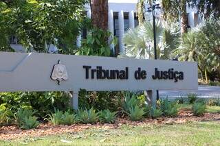 De trator a Belina, Tribunal de Justi&ccedil;a abre dois leil&otilde;es nesta segunda-feira 