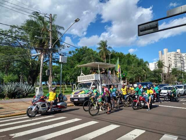 Bolsonaristas voltam ao CMO em apoio &agrave;s invas&otilde;es