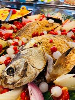 Aproveite pratos com frutos do mar para matar a saudade da praia. 