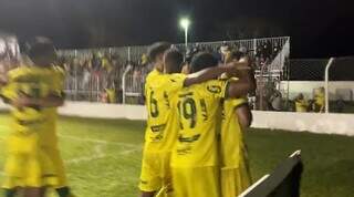 Atletas do Mirassol comemoram gol marcado em vitória de hoje. (Foto: Divulgação/Mirassol)