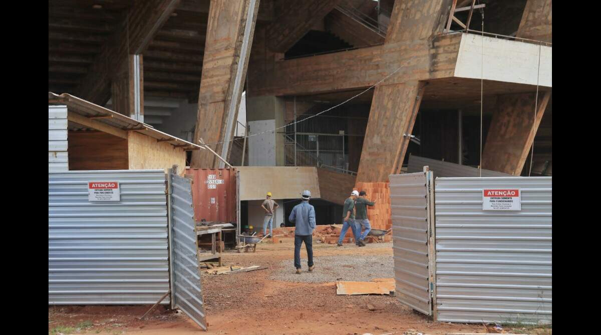 EMPIEZA LA MEGA OBRA DE AMPLIACIÓN EN EL ESTADIO DE MIDLAND￼ -  SomosProvincia