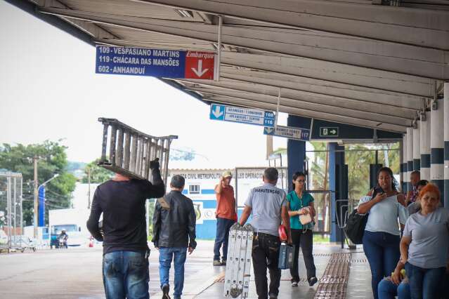 Alvo de furtos de fios, Terminal Guaicurus fica sem luz e bebedouro 