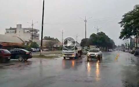 Volta a chover na fronteira com Paraguai e Defesa Civil entra em alerta