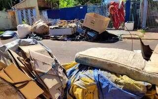 Beseitigung von Trümmern aus einem leerstehenden Haus in der Hauptstadt.  (Foto: Tipp)