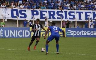 Sapata marca e garante atenção da torcida Alvinegro (Foto: Reprodução/@Botafogo no Twitter)