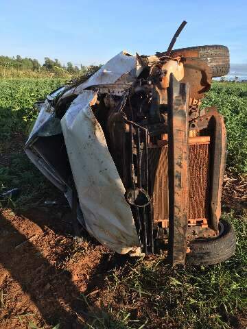 Ap S Colidir Em Moto Carro Capota V Rias Vezes E Morrem Ao Serem