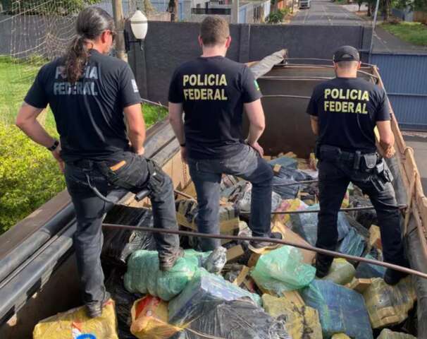 Pol&iacute;cia Federal flagra caminh&atilde;o com seis toneladas de drogas