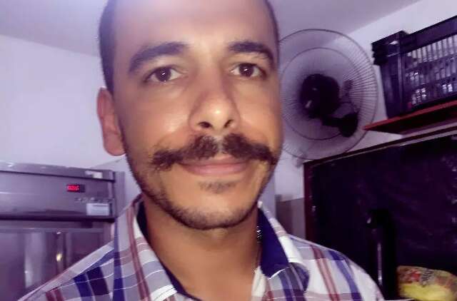 Gar&ccedil;om confessa que espancou artista pl&aacute;stico e alega que foi agredido antes