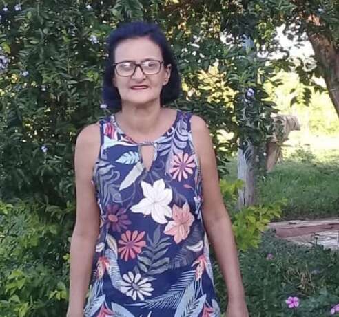 Mulher &eacute; encontrada morta em casa com ferimentos de faca