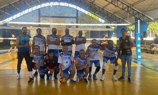 Equipe do Rochedo, de vôlei adaptado, que disputará a competição (Foto: Maria Auxiliadora Alem)