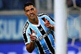 Atacante uruguaio Luis Suarez estreiou com três gols hoje. (Foto: Divulgação/Grêmio)