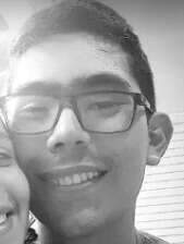 Jovem atropelado morre no hospital e fam&iacute;lia ainda busca motorista que fugiu