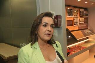 Prefeita de Campo Grande, Adriane Lopes, antes da reunião no TRT (Foto: Paulo Francis)