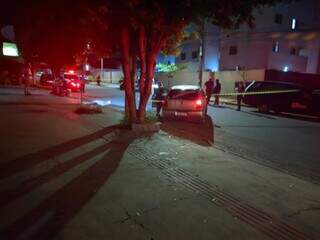 Pol&iacute;cia procura assassino que fugiu ap&oacute;s briga em bar