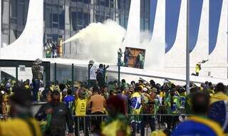 Invasão em Brasília no dia 8 de janeiro depredou prédios públicos na capital federal. (Foto: Reprodução/Agência Brasil)