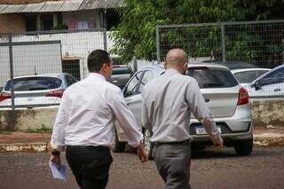 Advogados saindo da superintendência da Polícia Federal (Foto: Henrique Kawaminami)