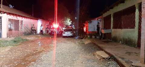 Homem é assassinado na frente de casa no Coophavila II