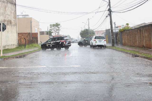Capital tem s&aacute;bado com chuva de ver&atilde;o em pontos isolados da cidade