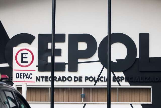 M&uacute;sicos s&atilde;o alvos de atentado a tiros ao sa&iacute;rem de baile e um &eacute; baleado