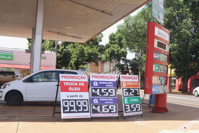 Um dia antes de aumento, pre&ccedil;o m&eacute;dio da gasolina est&aacute; em R$ 4,79