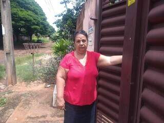 Miriam espera que prefeitura entre em contato com moradores. (Foto: Izabela Cavalcanti)
