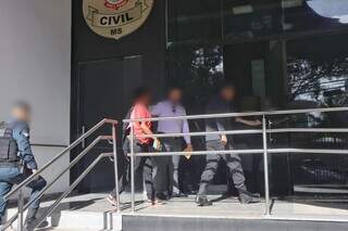 Rapaz que denunciou abandono &eacute; agredido e acusa m&atilde;e de crian&ccedil;as