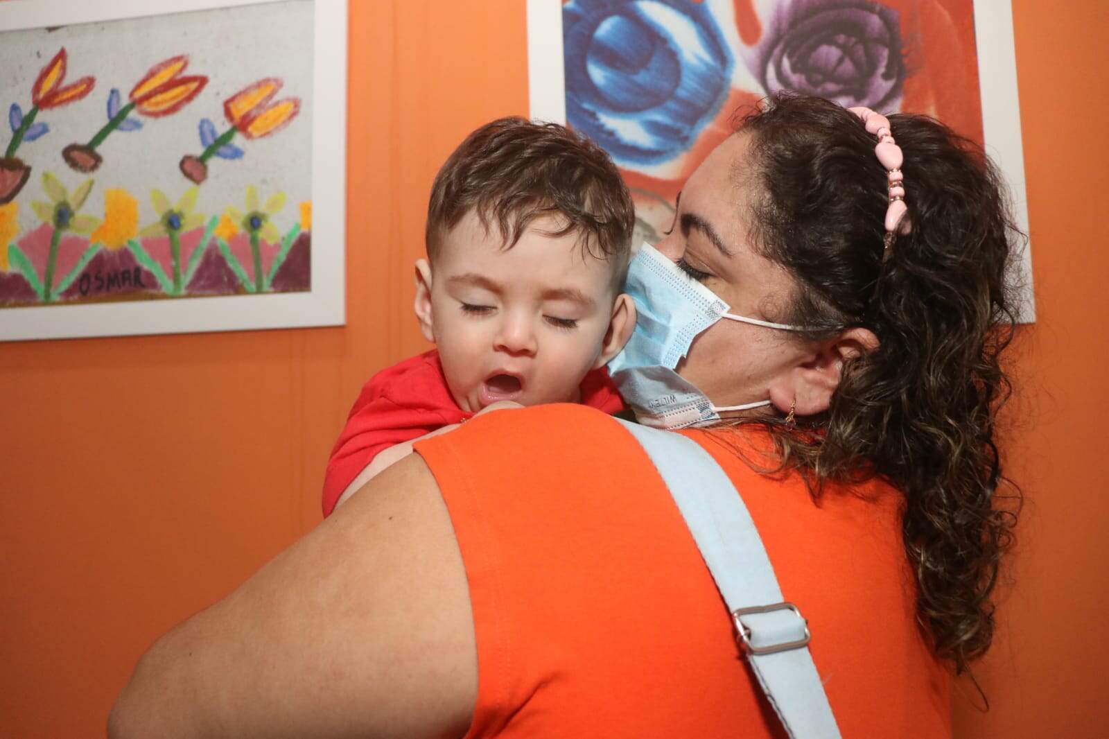 “Mãe de UTI”, Gisele pede ajuda para rotina de tratamento do filho