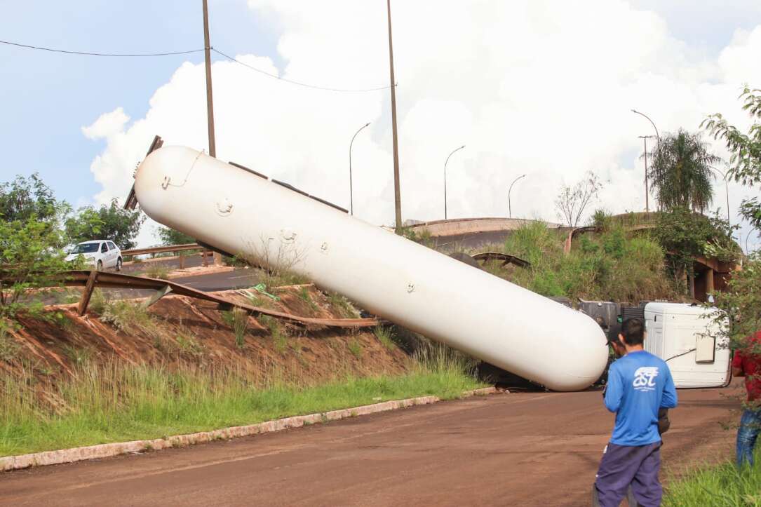 Carreta furacão em campo grande ms #CanetadaDaLud #carretafuracão #ca