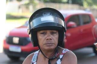 Professora Valtiza Melo em posto de gasolina da Capital (Foto: Marcos Maluf)