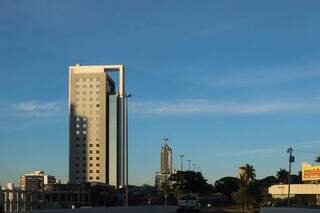 Céu claro nesta manhã em Campo Grande (Foto: Henrique Kawaminami)