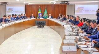 Eduardo Riedel participa de encontro entre governadores e presidente Lula. (Foto: Divulgação)