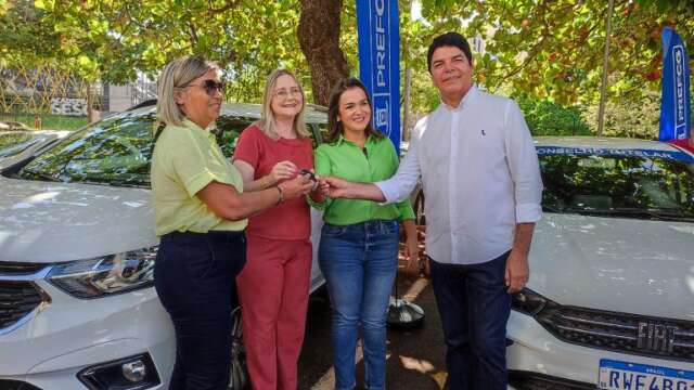 Conselho Tutelar e Centro para Pessoas com Defici&ecirc;ncia ganham carros e televis&atilde;o