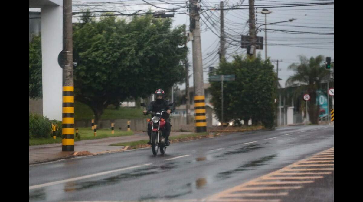 Dia amanhece garoando em Sidrolândia e previsão é para dia nublado com