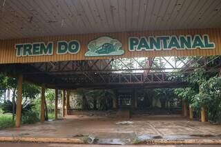 Esta&ccedil;&atilde;o que j&aacute; recebeu at&eacute; visita do presidente &eacute; retrato do abandono