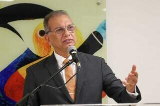 Desembargador Carlos Eduardo Contar , durante inauguração de museu do Judiciário ontem. (Foto: Henrique Kawaminami)