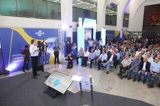 Diretor superintendente do Sebrae/MS, Claudio Mendonça, apresenta a estratégia 2023, que contempla as iniciativas Cidade Empreendedora, Competitividade, Atendimento, Turismo e Liderança e Inovação - Foto Divulgação