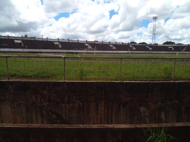 Obra &quot;empacada&quot; do est&aacute;dio Moren&atilde;o gera incerteza para jogos da s&eacute;rie D