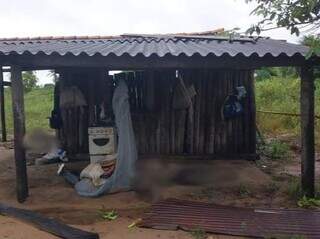 Corpos foram encontrados caídos em uma casa de madeira usada para descanso dos pescadores. (Foto: Paso Yobái)