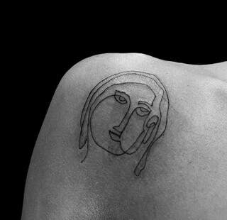 Por último, chegaram as tatuagens como nova forma de entender as artes. (Foto: Reprodução)