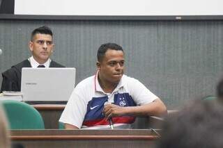 Serralheiro alega leg&iacute;tima defesa, mas &eacute; condenado a 11 anos por matar pedreiro