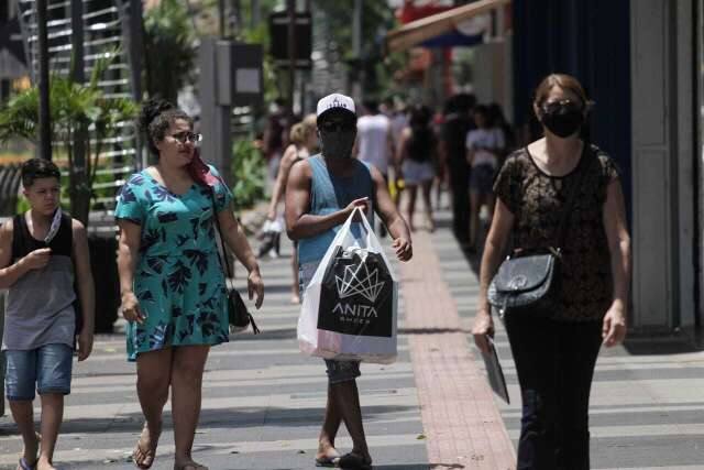 Fam&iacute;lias da Capital gastaram menos em janeiro, afirma pesquisa