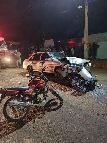 Motociclista sofre fratura no f&ecirc;mur em acidente de tr&acirc;nsito no Bairro Colibri I